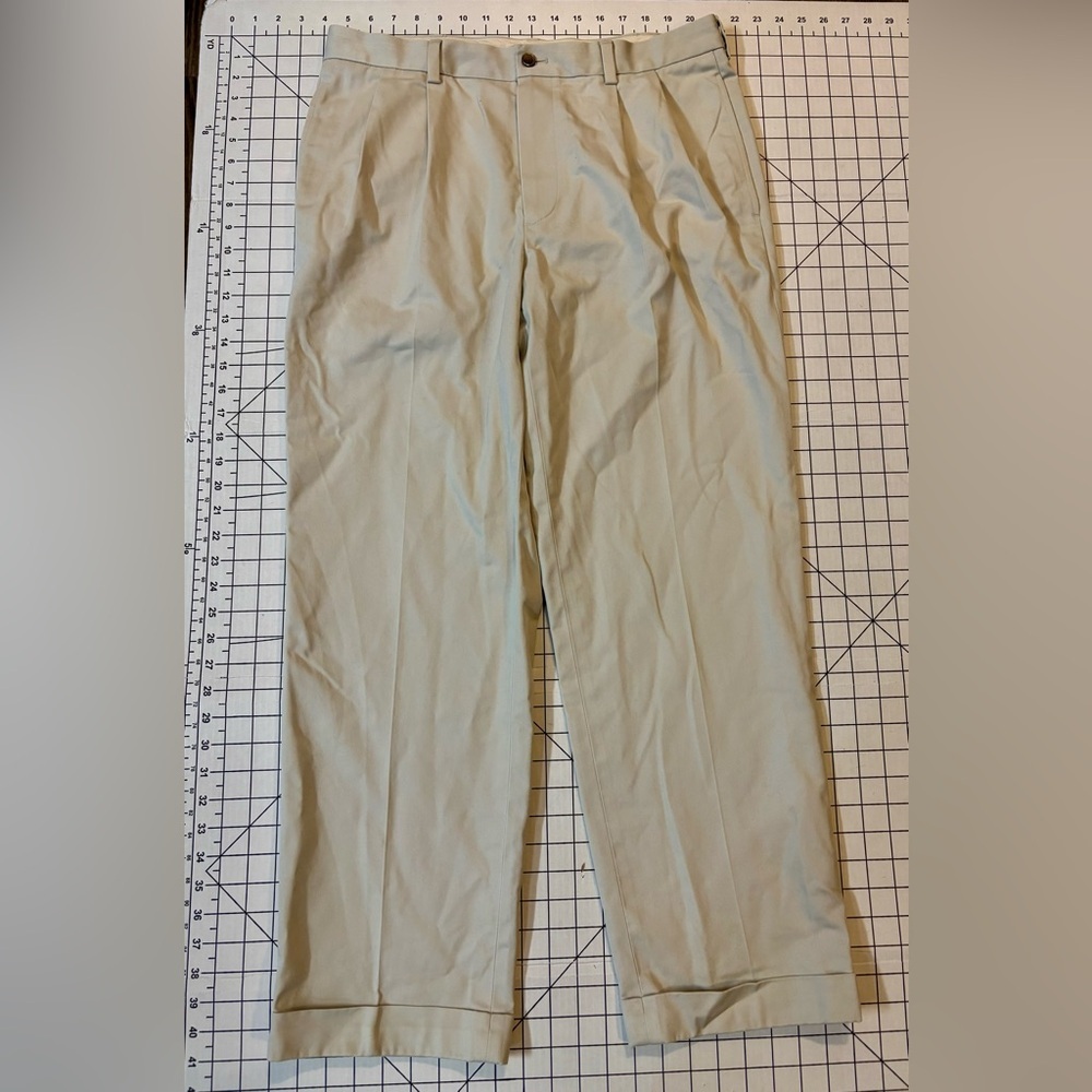 Brooks Brothers Men’s Size‎ 34/30 Beige Advantage Chino Thompson Pants